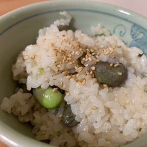 塩茹でした枝豆を使って☆簡単混ぜるだけの枝豆ご飯